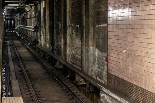 Fototapeta 地下トンネル
