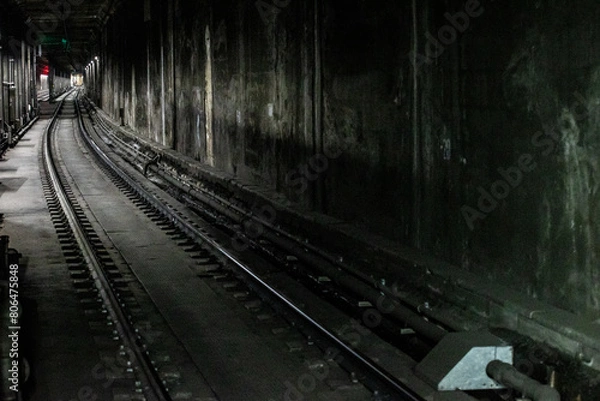 Fototapeta 地下トンネル