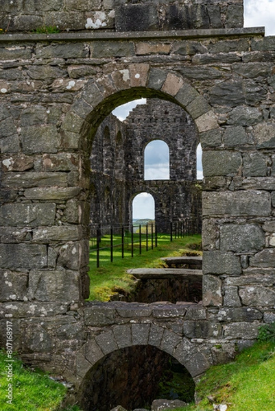 Fototapeta Views around Llyn cwmystradllyn and its valley