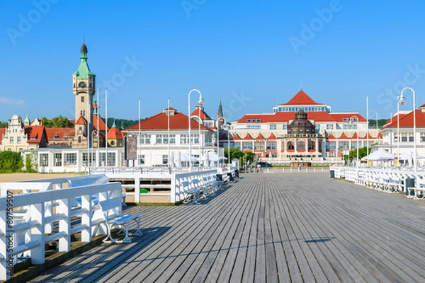 Obraz Drewniane molo w nadmorskim mieście Sopot latem, Morze Bałtyckie, Polska