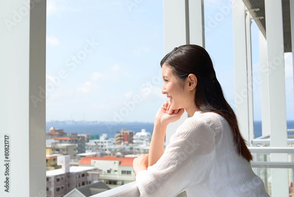 Fototapeta 寛ぐ女性