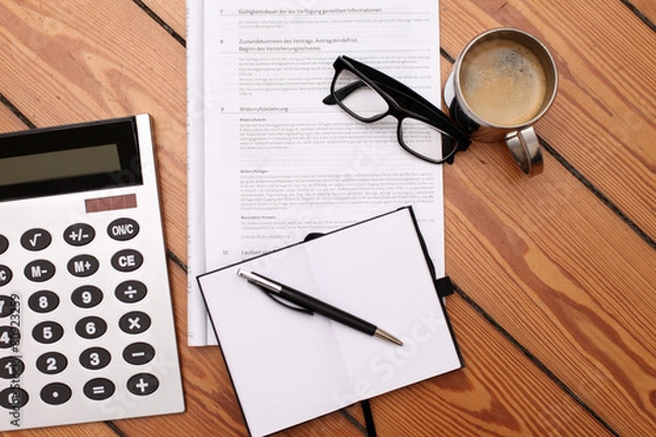 Obraz Taschenrechner und Vertrag