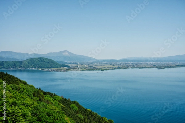 Fototapeta 滋賀県長浜市、つづら尾崎展望台から見える奥琵琶湖の初夏の風景