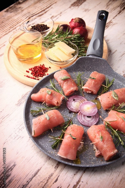 Fototapeta involtini di maiale formaggio e prosciutto