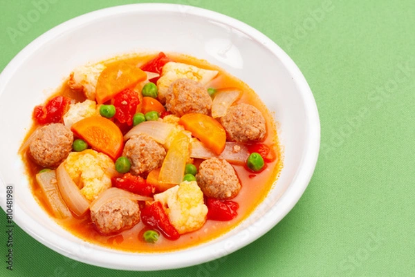 Fototapeta 肉団子と野菜のトマト煮