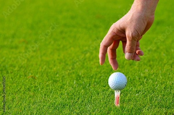 Obraz ティーに乗せたゴルフボール