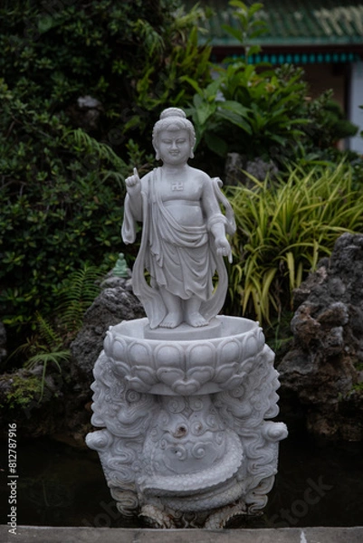 Obraz buddha statue in the garden
