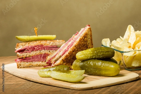Obraz Kanapka Reuben z piklami koperkowymi