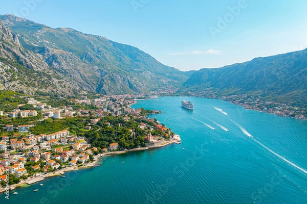 Obraz Spectacular View of Kotor Bay: Mountains, Cruise Ship, and Azure Waters