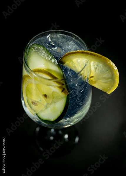 Obraz gin estilo dark food