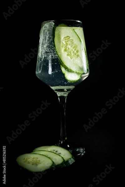 Obraz copa con gin y pepino