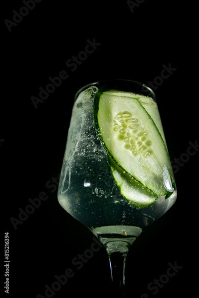 Obraz trago con pepino en copa
