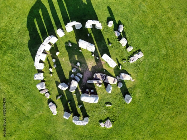Obraz Drone view of Stonehenge and Wiltshire Countryside in England, UK. The stone circle dates to 3000 BC and is one of the best known ancient wonders of the world and UNESCO World Heritage Site.