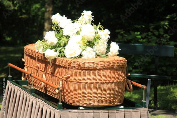 Fototapeta a willow casket - contemporary style
