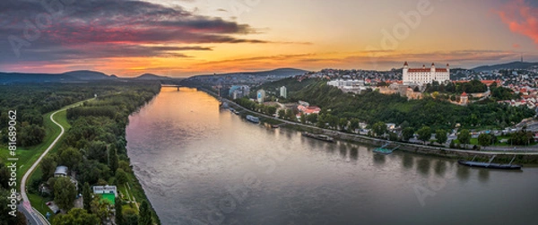 Fototapeta Bratislava Castle at Sunset