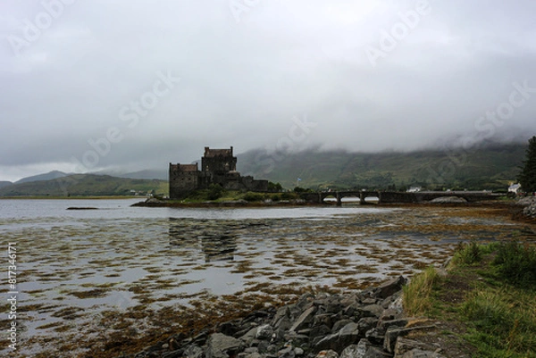 Fototapeta Eilean donan castle in the scottish highlands