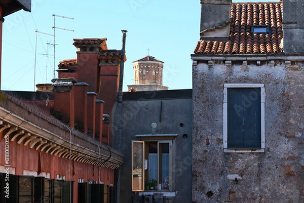 Obraz Windows on old building in Venice