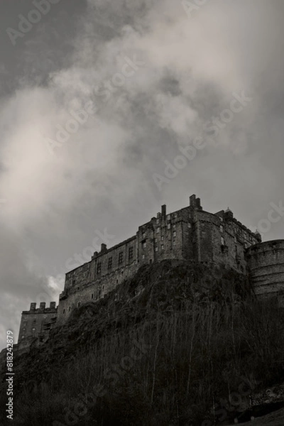 Fototapeta Edinburgh caslte high up on a hill 