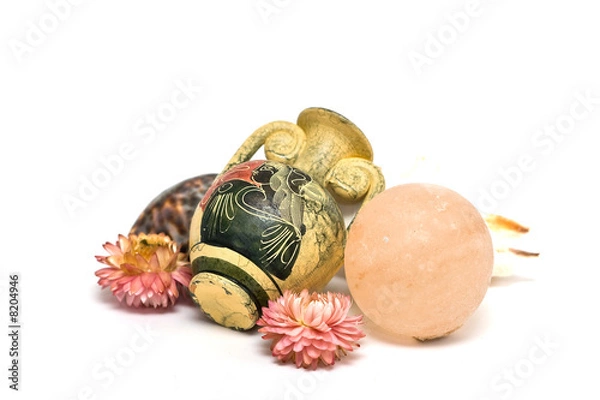 Obraz antique vase, shower ball and shells