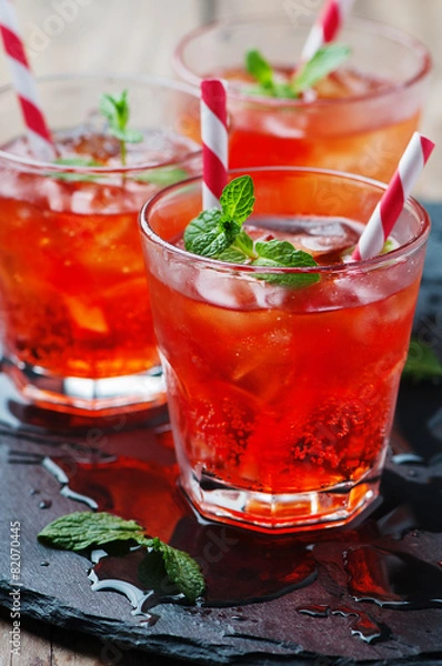Fototapeta Red Cocktail with mint and ice