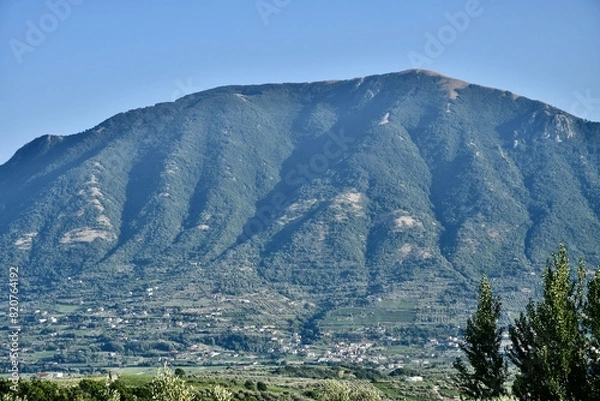 Obraz Monte del Taburno  : Montagna vicino alla città di Benevento e lungo il corso del fiume Calore . Campania