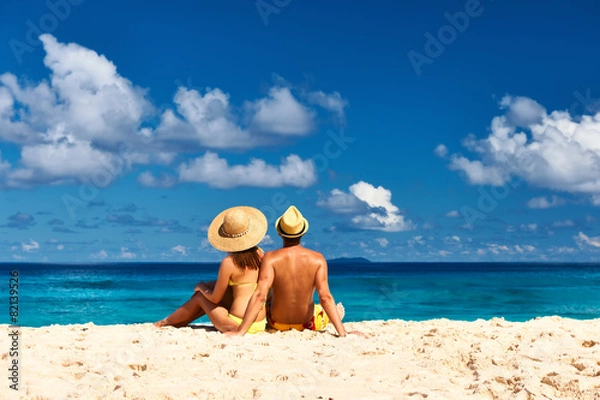 Obraz Couple on a beach at Seychelles