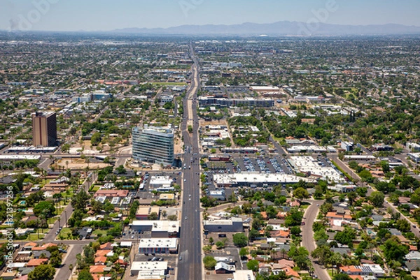 Fototapeta Aerial view looking west along Camelback Road towards Central Ave in Phoenix, Arizona