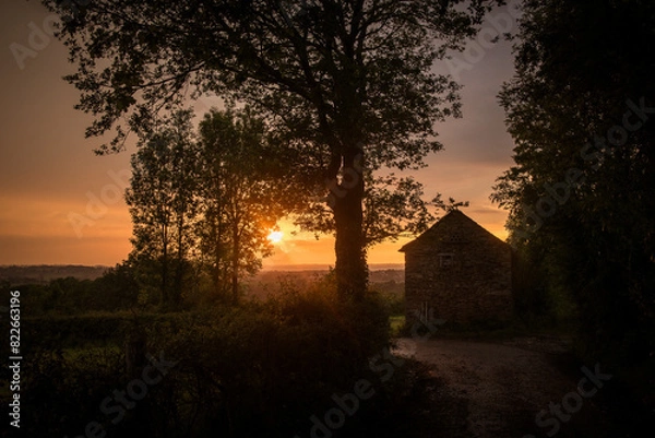 Obraz Old barn in late sunset