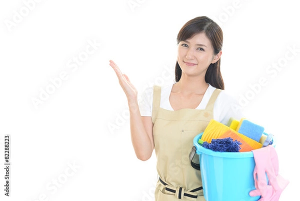 Fototapeta お掃除をする女性