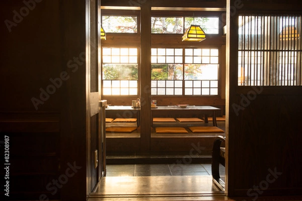 Fototapeta 西日が当たる和風建築の室内