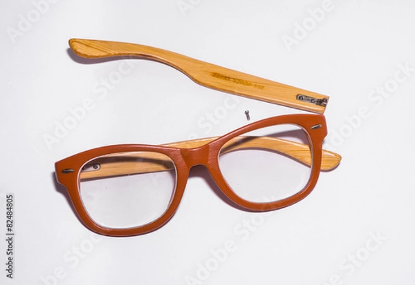 Obraz broken glasses on white background