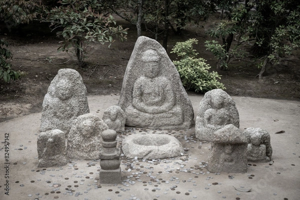 Obraz 並べられた石像