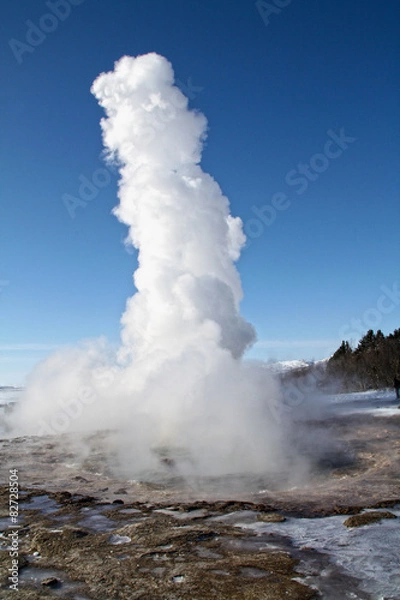Fototapeta Geyser en éruption
