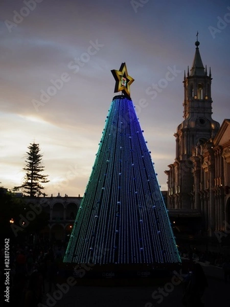 Fototapeta [Peru] Illuminated Cathedral and Christmas Tree in Plaza de Armas (Arequipa)