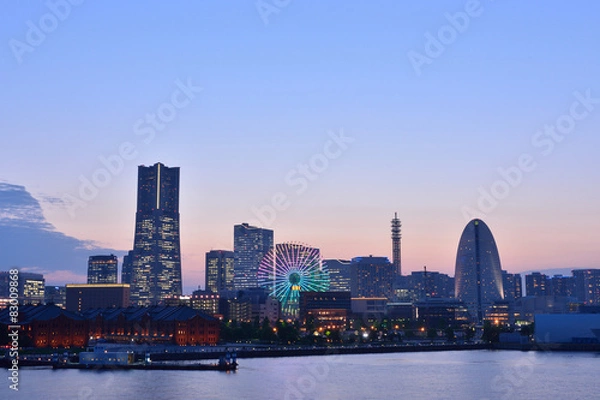 Fototapeta おおさんばしからみなとみらいの夕景