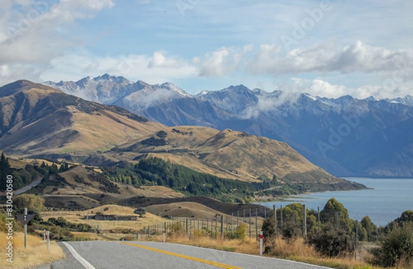 Fototapeta Mountain and lake scenic view of Lake Wanaka, New Zealand, South Island.