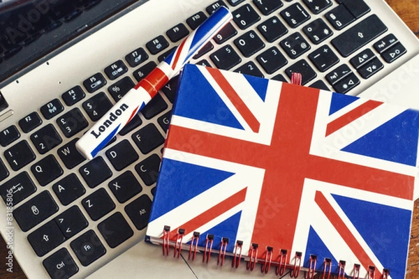 Obraz learn english language with a course online on the notebook