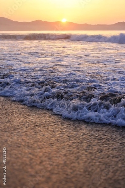 Fototapeta 朝の波打ちぎわ