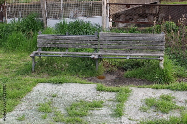 Fototapeta 古びたベンチ