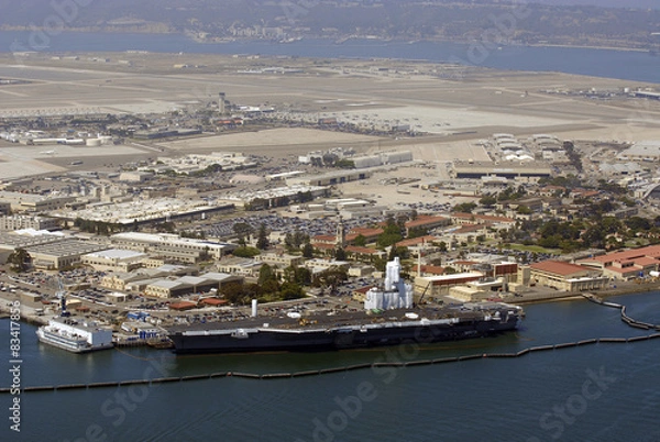 Obraz United States Navy Aircraft carrier in port in San Diego, California. 