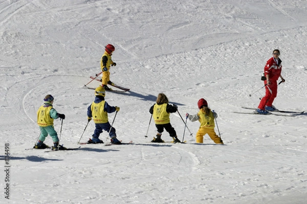 Obraz children learning to ski