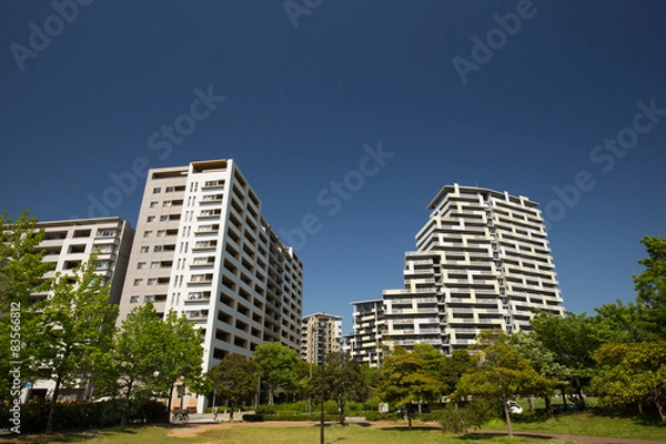 Fototapeta 住宅街の大型マンション