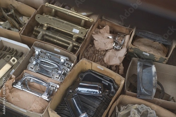 Fototapeta 物置小屋で発見した懐かしい工具道具