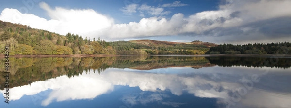 Obraz Burrator Reservoir on a still autumn morning in Devon, UK.