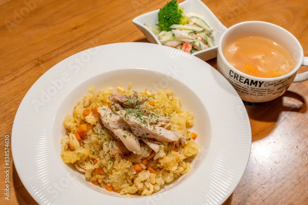 Fototapeta 美味しいチキンピラフ