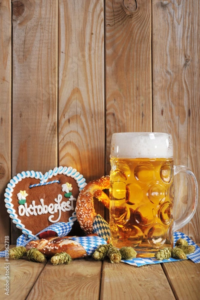 Obraz Bayerisches Lebkuchenherz mit Bier
