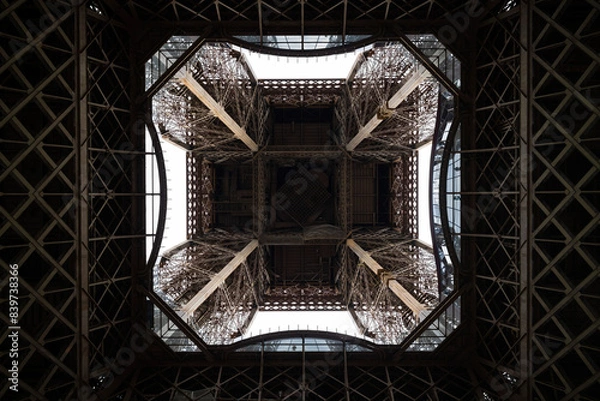 Obraz View of the Eiffel tower from below.