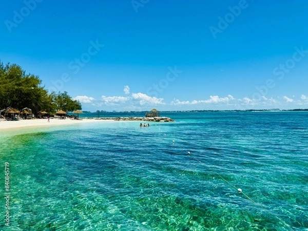 Obraz The beach at The Royal Bahamian Sandals Resort in Nassau, Bahamas.