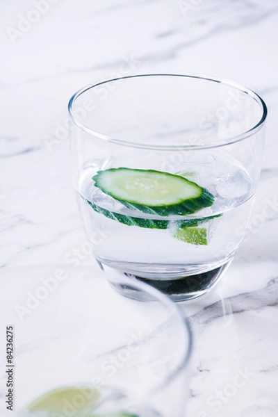 Fototapeta gin and tonic with lime and cucumber