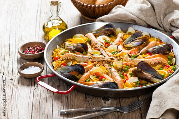 Obraz Hiszpańska paella z owocami morza